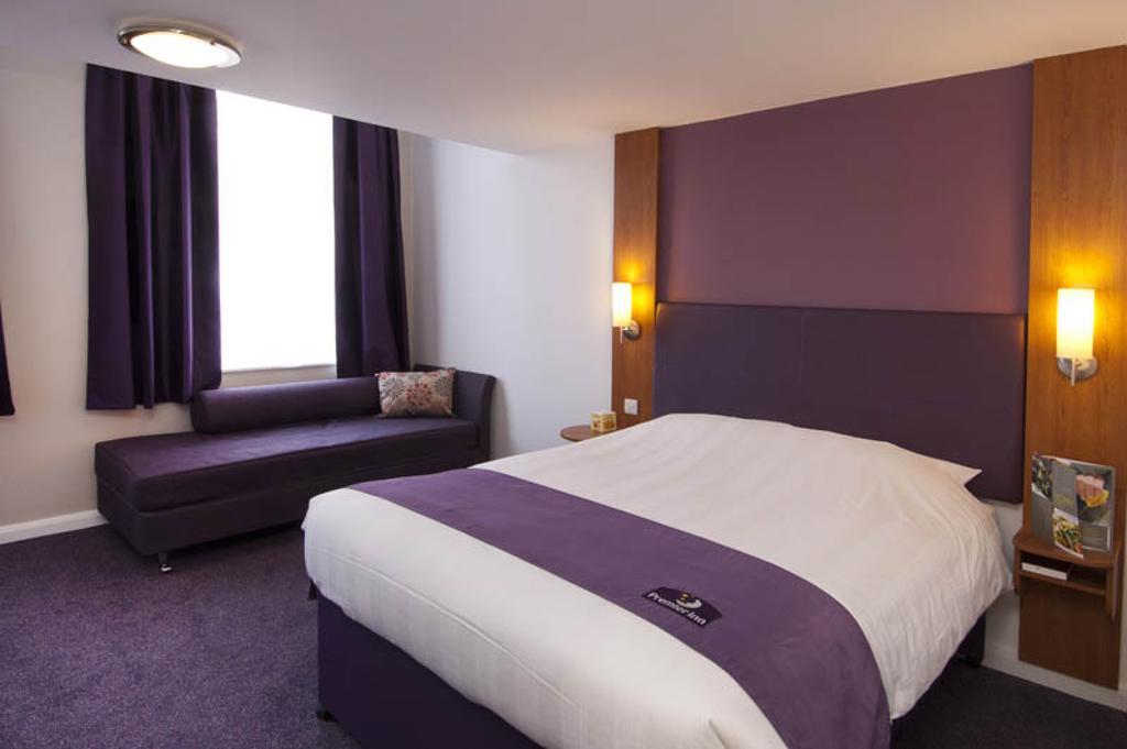 Premier Inn Falkirk East Szoba fotó