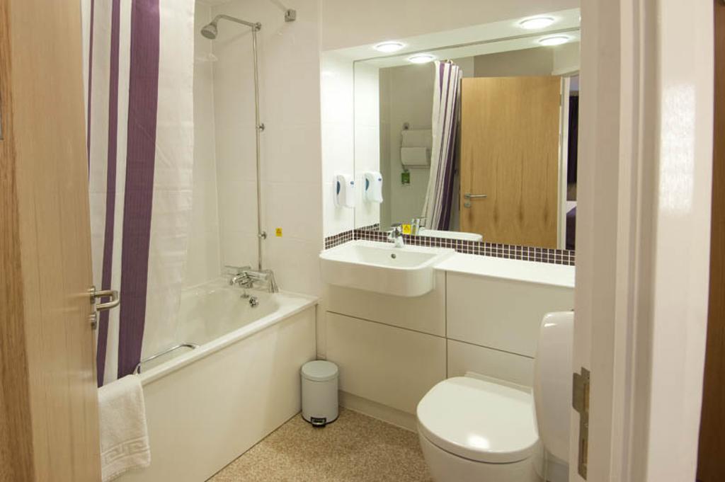 Premier Inn Falkirk East Szoba fotó